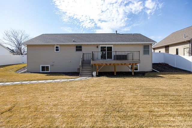 651 RUNDQUIST WAY, Kimberly, WI 54136