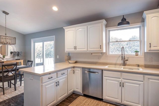 651 RUNDQUIST WAY, Kimberly, WI 54136