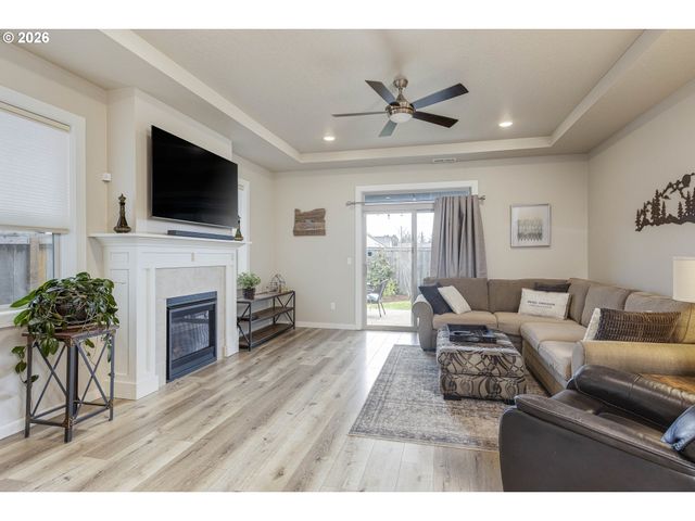 2132 Nw MCGAREY Dr, Mc Minnville, OR 97128