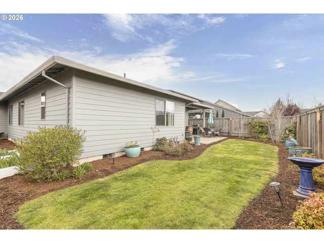 2132 Nw MCGAREY Dr, Mc Minnville, OR 97128