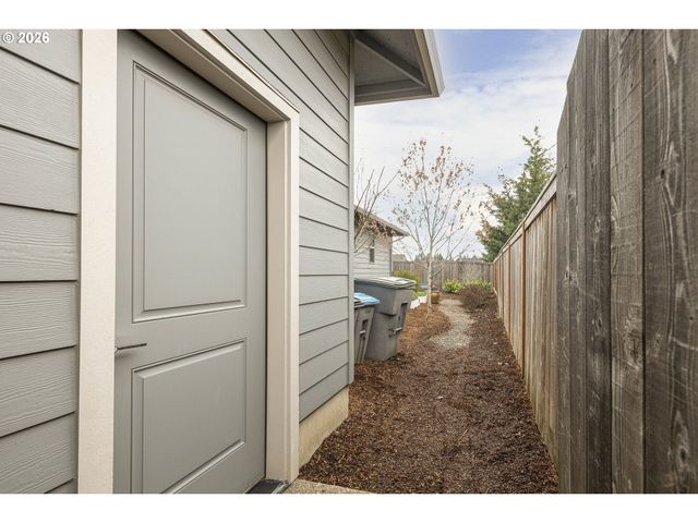 2132 Nw MCGAREY Dr, Mc Minnville, OR 97128