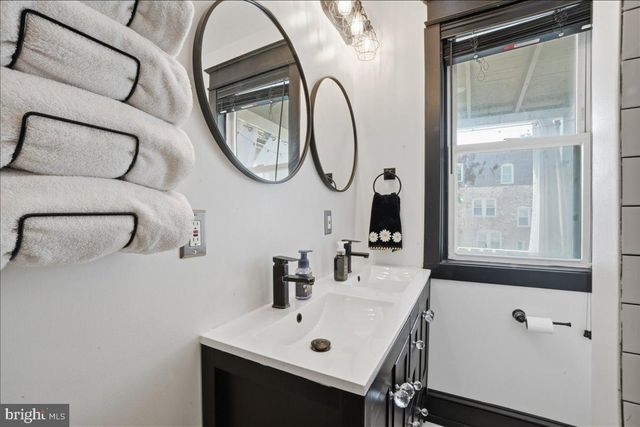 939 15TH ST SE, Washington, DC 20003