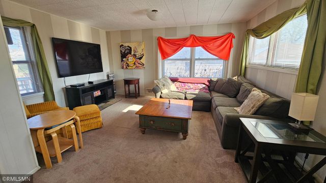 6009 13th Avenue S, Minneapolis, MN 55417