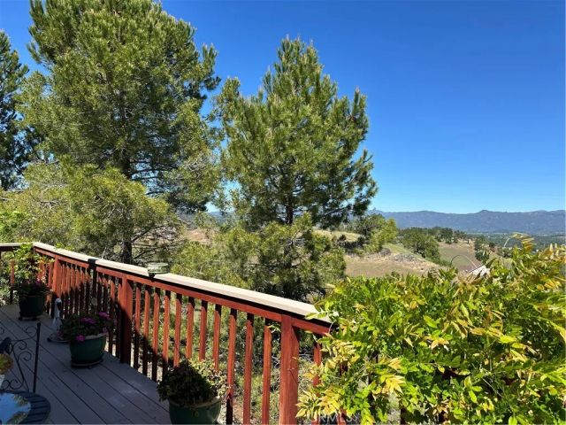 460 Lake Vista Drive, Lakeport, CA 95453