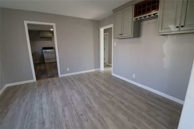 2208 N Sylvania Avenue, Fort Worth, TX 76111