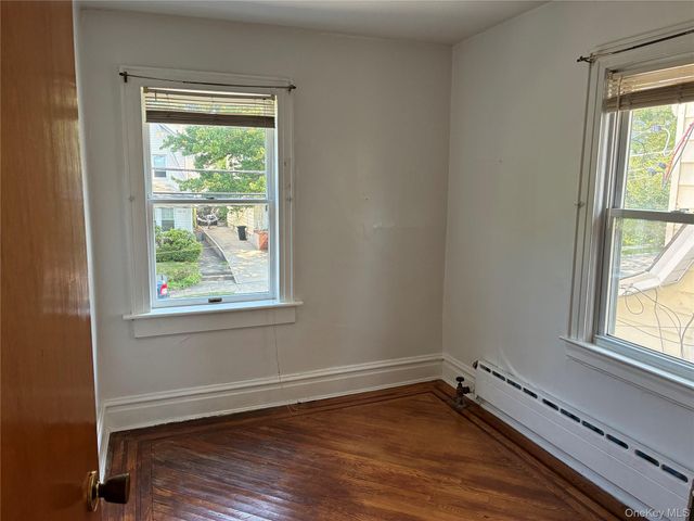 4634 Iris Lane, Great Neck, NY 11020