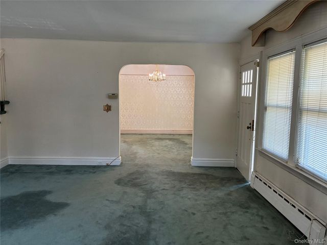 4634 Iris Lane, Great Neck, NY 11020