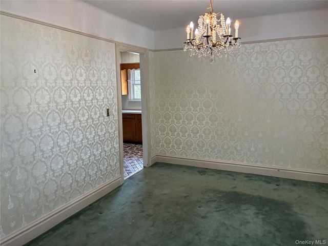 4634 Iris Lane, Great Neck, NY 11020
