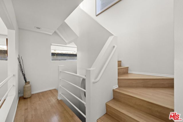 1319 Harvard Street 5, Santa Monica, CA 90404