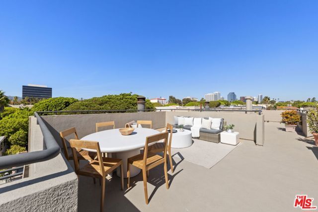 1319 Harvard Street 5, Santa Monica, CA 90404