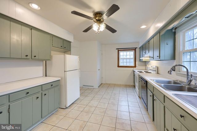 2833 VIREO RD, York, PA 17403