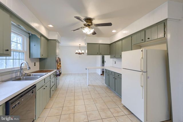 2833 VIREO RD, York, PA 17403