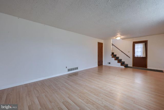 2833 VIREO RD, York, PA 17403