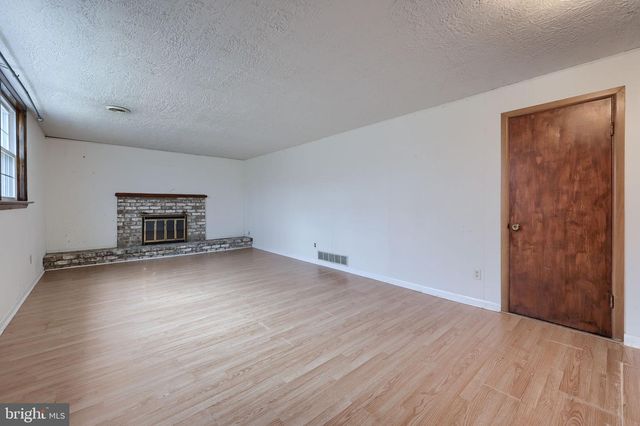 2833 VIREO RD, York, PA 17403