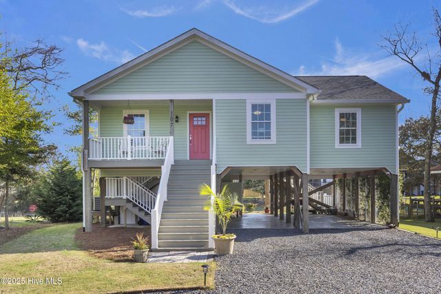 107 SW 25th Street, Oak Island, NC 28465