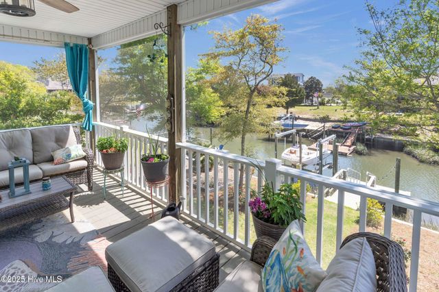 107 SW 25th Street, Oak Island, NC 28465