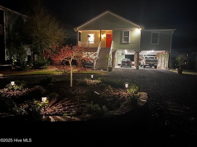 107 SW 25th Street, Oak Island, NC 28465