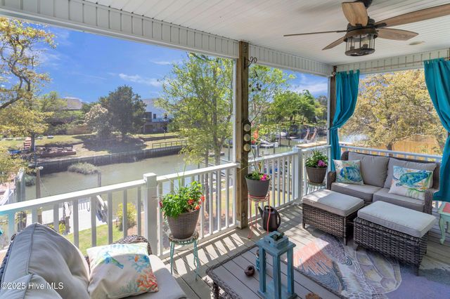 107 SW 25th Street, Oak Island, NC 28465