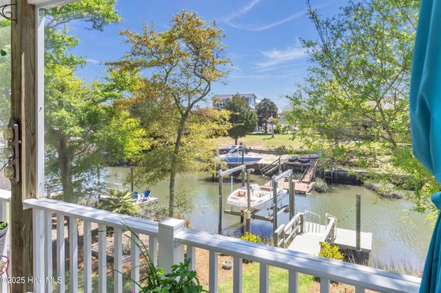 107 SW 25th Street, Oak Island, NC 28465