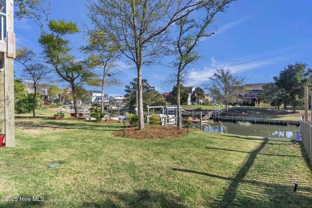 107 SW 25th Street, Oak Island, NC 28465