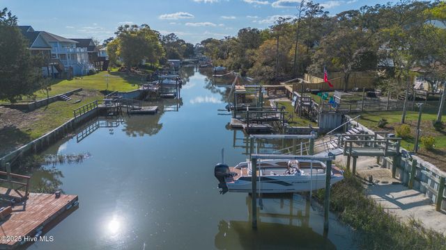 107 SW 25th Street, Oak Island, NC 28465