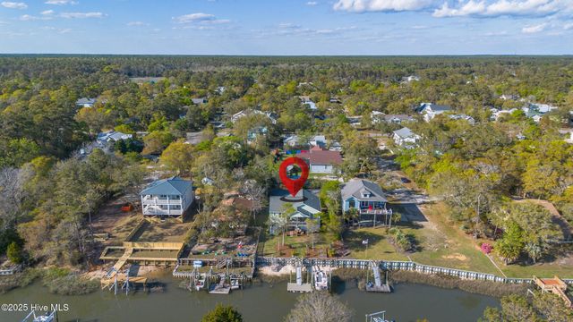 107 SW 25th Street, Oak Island, NC 28465