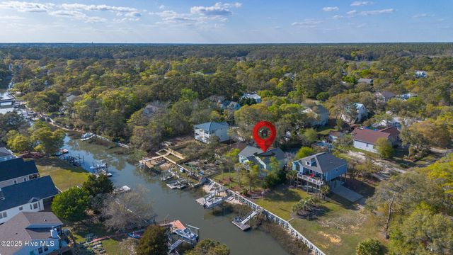 107 SW 25th Street, Oak Island, NC 28465