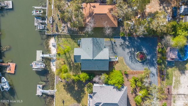 107 SW 25th Street, Oak Island, NC 28465