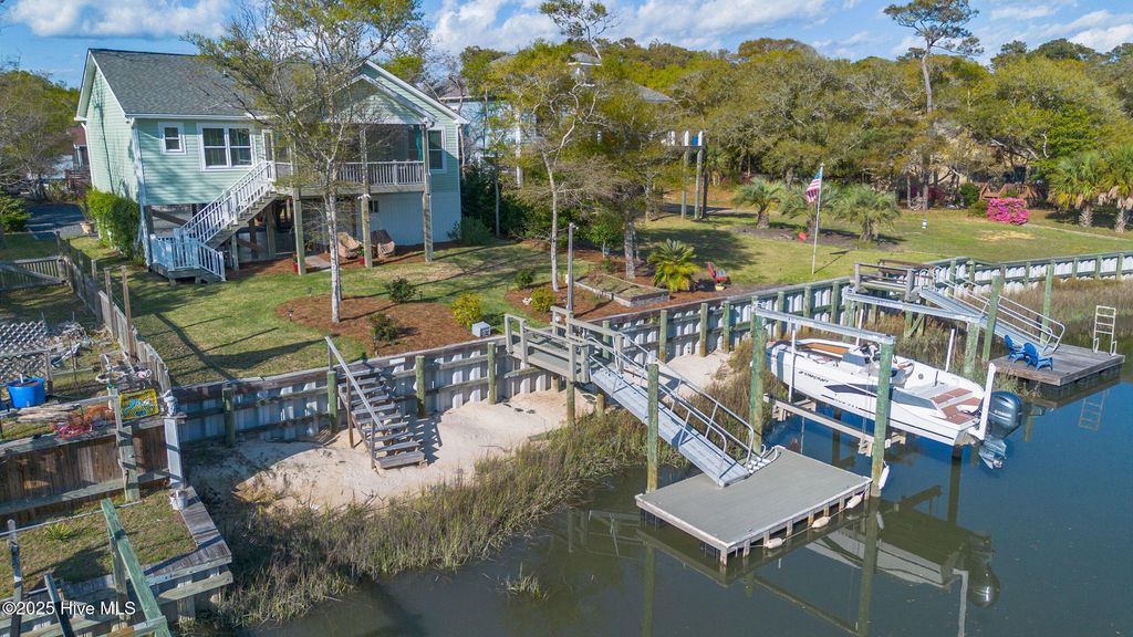 107 SW 25th Street, Oak Island, NC 28465