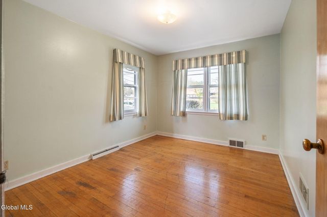 15 Albermarle Road, Scotia, NY 12302