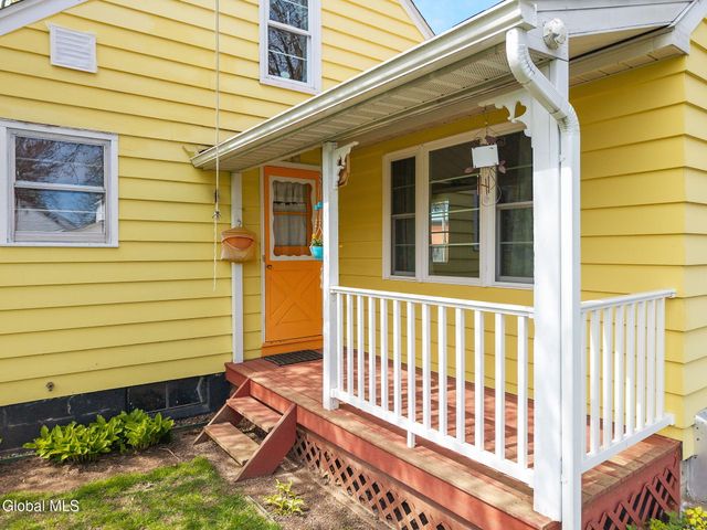 15 Albermarle Road, Scotia, NY 12302