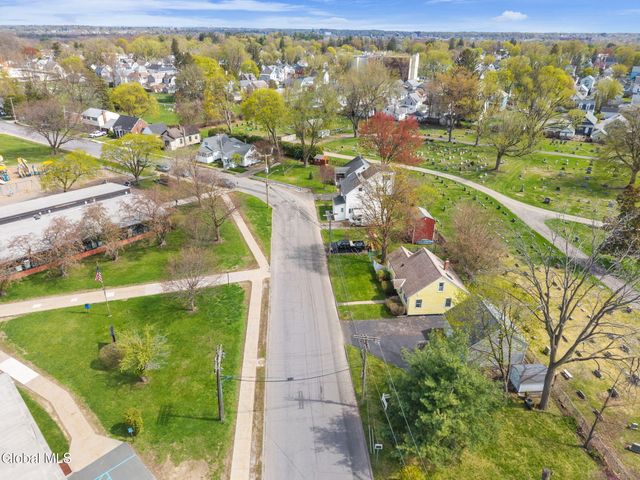 15 Albermarle Road, Scotia, NY 12302
