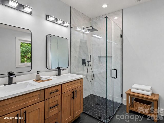 902 Narva Road, Hendersonville, NC 28792