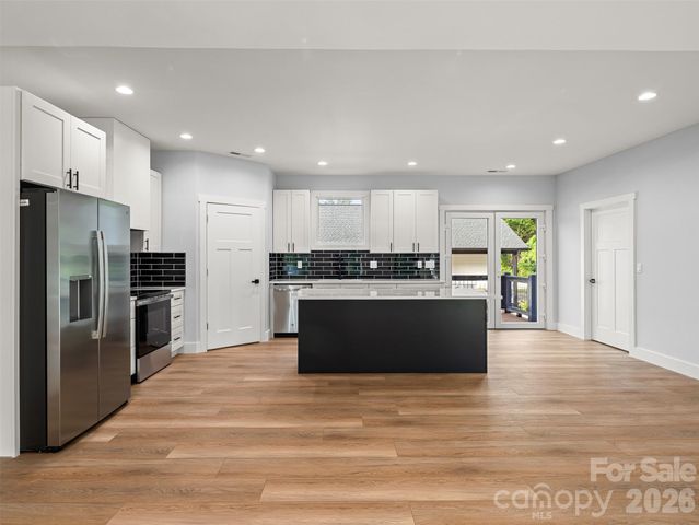 902 Narva Road, Hendersonville, NC 28792