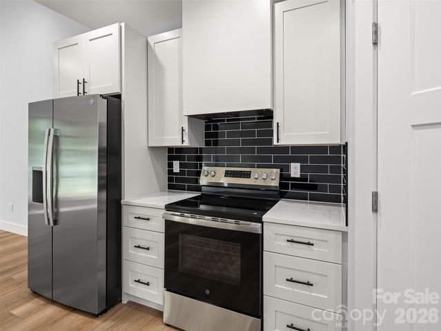 902 Narva Road, Hendersonville, NC 28792
