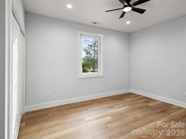 902 Narva Road, Hendersonville, NC 28792