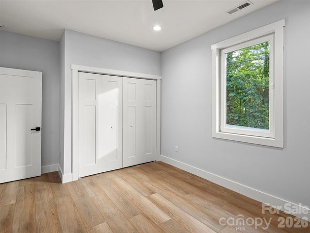 902 Narva Road, Hendersonville, NC 28792