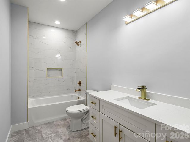 902 Narva Road, Hendersonville, NC 28792