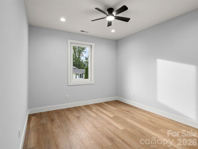 902 Narva Road, Hendersonville, NC 28792