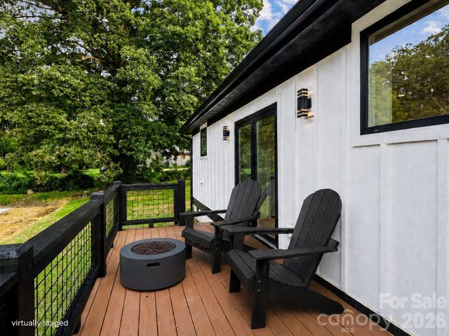 902 Narva Road, Hendersonville, NC 28792