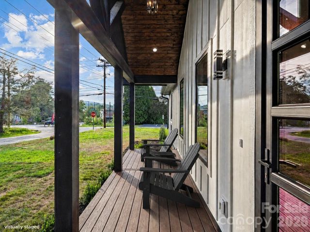 902 Narva Road, Hendersonville, NC 28792