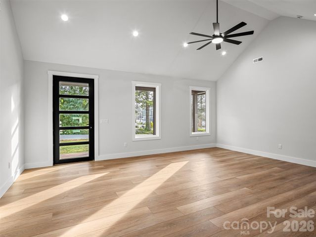 902 Narva Road, Hendersonville, NC 28792
