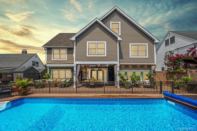4 Teamster Lane, Levittown, NY 11756