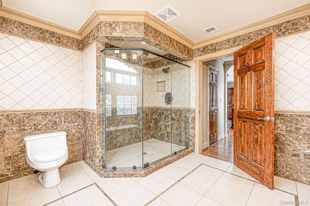 4 Teamster Lane, Levittown, NY 11756