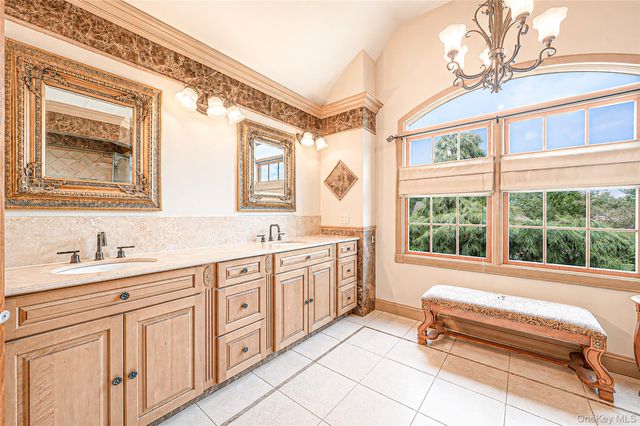 4 Teamster Lane, Levittown, NY 11756