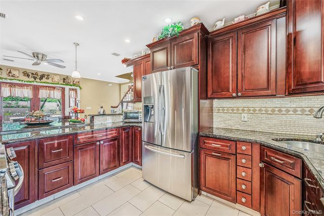 4 Teamster Lane, Levittown, NY 11756
