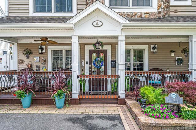 4 Teamster Lane, Levittown, NY 11756