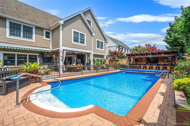 4 Teamster Lane, Levittown, NY 11756