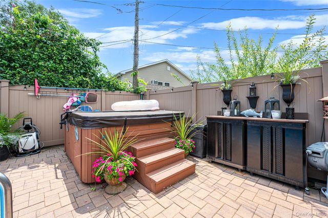 4 Teamster Lane, Levittown, NY 11756