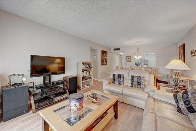 4150 NW 90th Avenue 202, Coral Springs, FL 33065